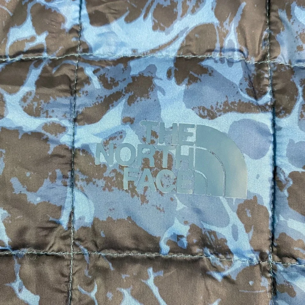The North Face Mens Thermoball Puffer Jacket Large Blue Camo